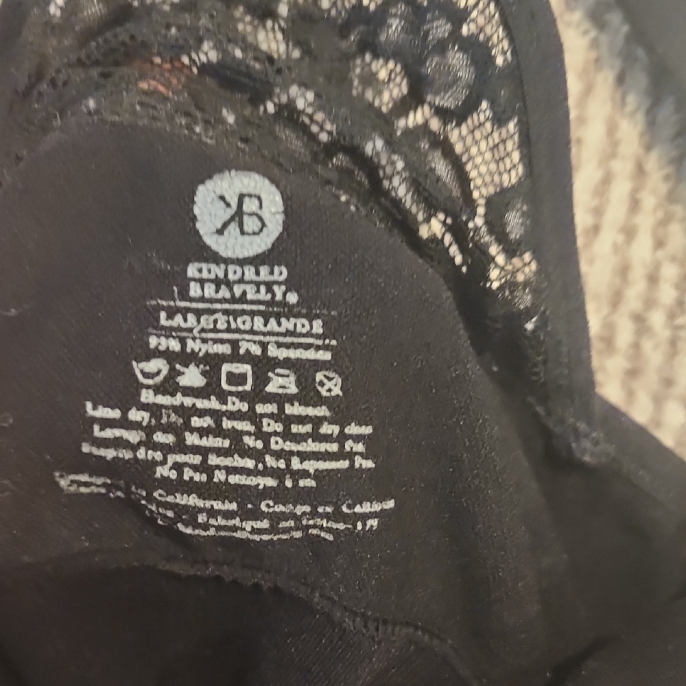Kindred Bravely Black Lace Back Sports Bra Large Regular - Picture 3 of 3